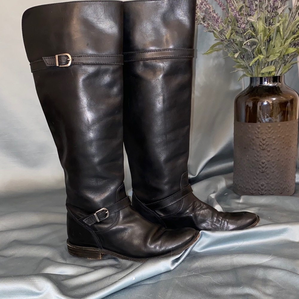 Frye Boots size 51/2 B in Black.
